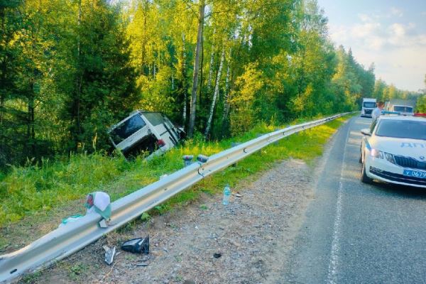 Три пассажира попавшего в ДТП в Удмуртии автобуса находятся в реанимации