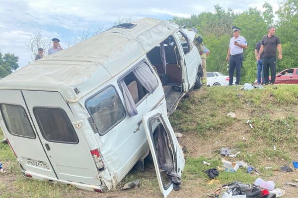 В Дагестане 17 человек пострадали в ДТП с пассажирской «ГАЗелью»